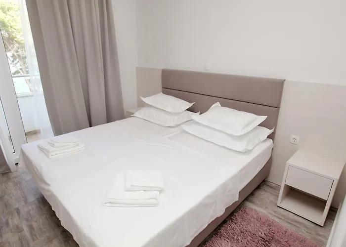 Marija Hotel *